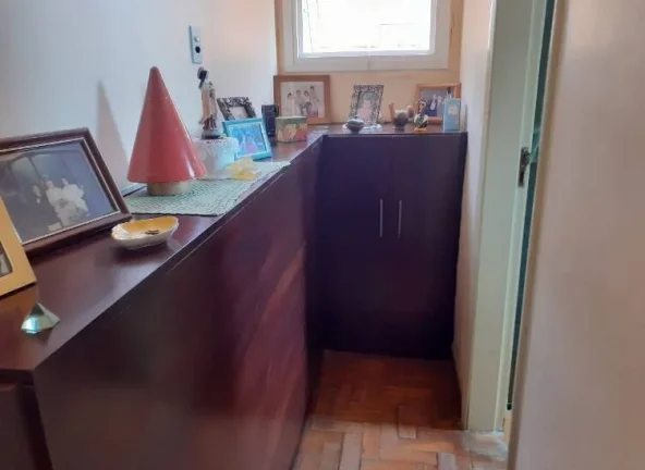 Imagem CASA COM 04 QUARTOS, 03 VAGAS, RUA PLANA NO BAIRRO SERRA