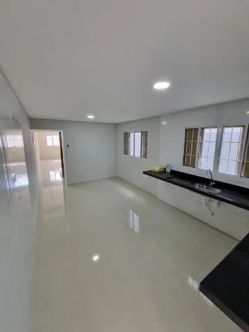 Imagem VENDA DE SOBRADO NOVO NO JARDIM PLANALTO, EM ARUJÁ/SP, 115m² com 3 suítes, sala ampla com led, área gourmet com churrasqueira e 02 vagas. CONSULTE-NOS
