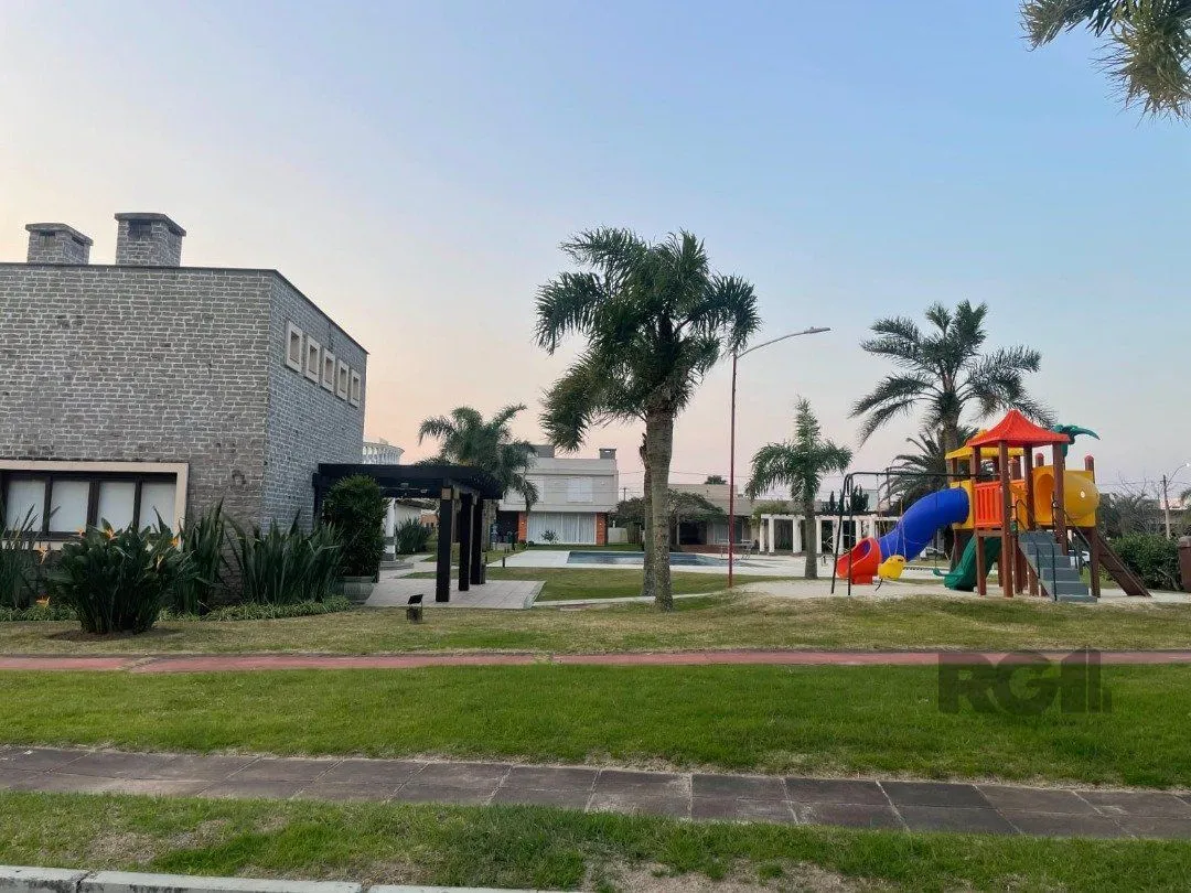 Imagem Casa de Condomínio em Atlântida Sul