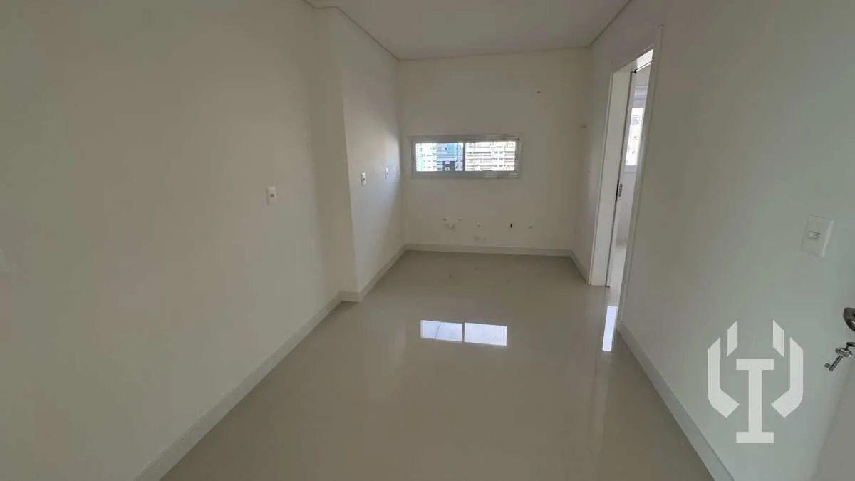 Imagem Apartamento à venda, no Grand Provence em Itapema, Meia Praia, com 4 quartos, 179,50m2