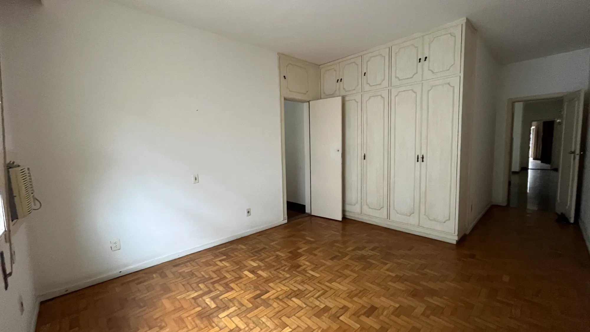 Imagem Sobrado com 4 Quartos à Venda, 295 m² em Aparecida - Santos