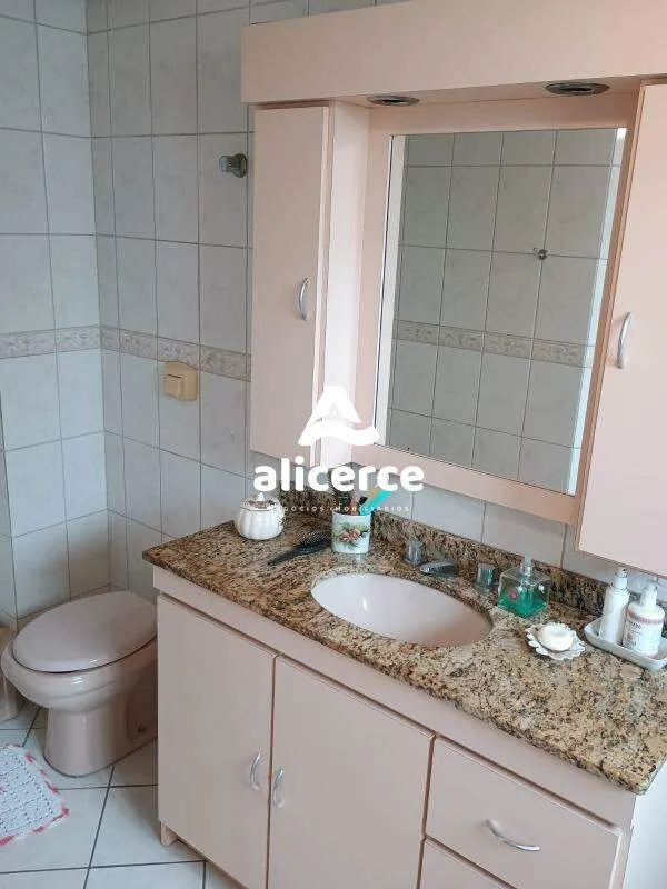 Imagem Apartamento com 3 Quartos, sendo 01 Suíte e 123m² à Venda em Capoeiras, Florianópolis