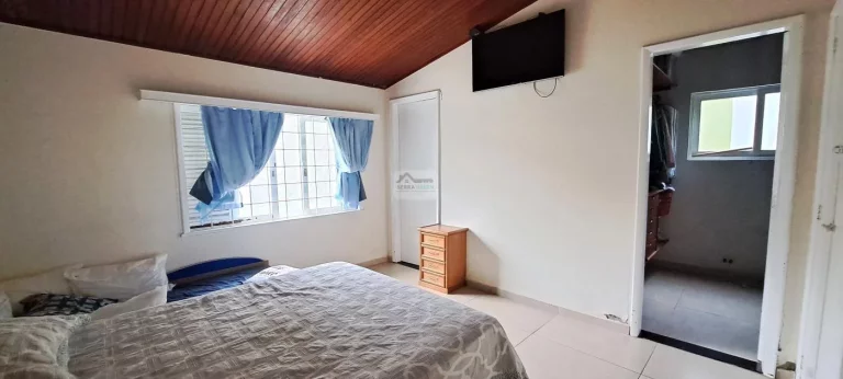 Imagem Casa para Venda em Teresópolis, Golfe, 3 dormitórios, 2 suítes, 4 banheiros, 2 vagas