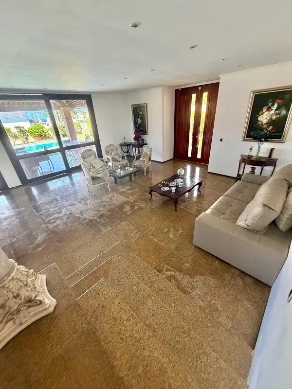 Imagem Casa com 5 Quartos à Venda, 600 m² em De Lourdes - Fortaleza