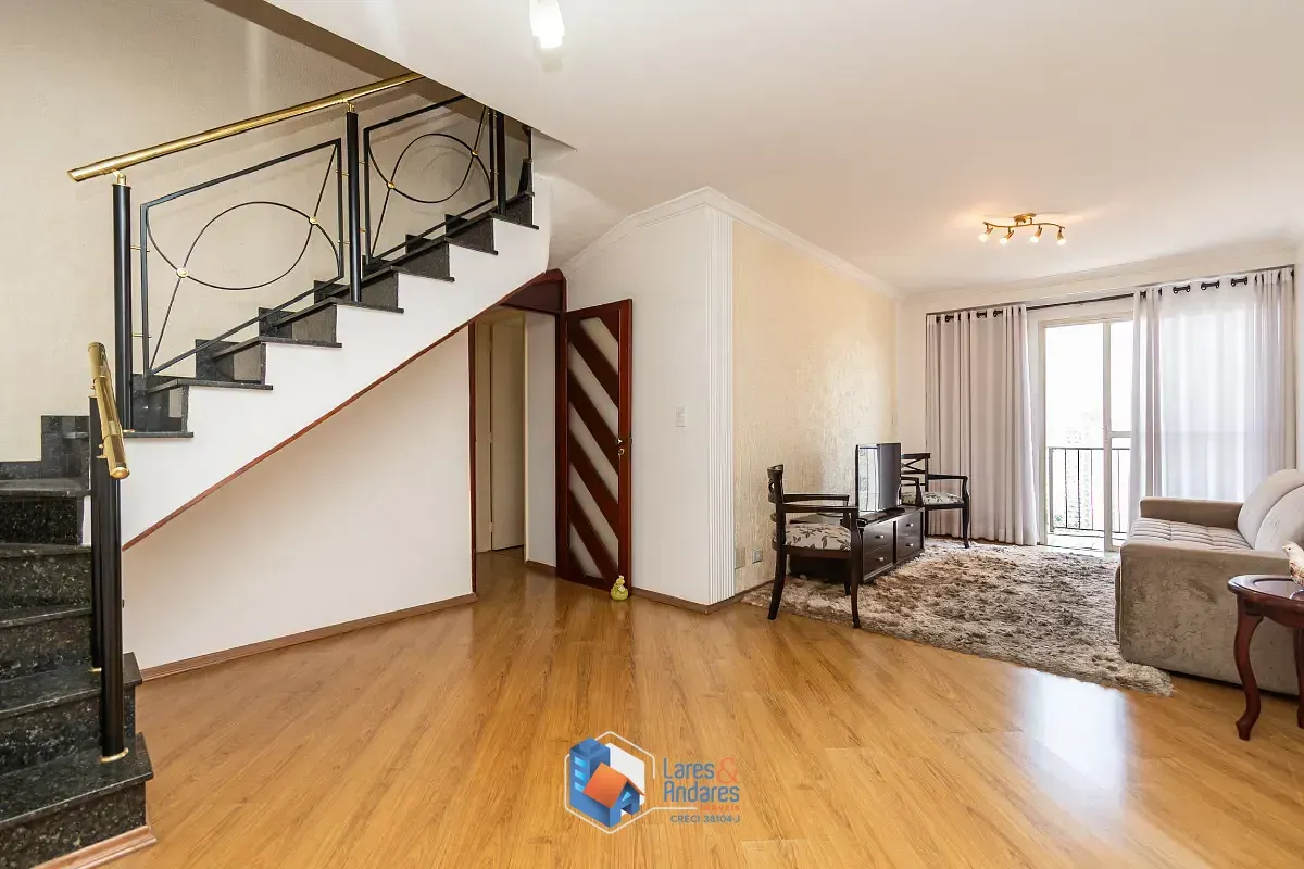 Foto do imóvel Duplex para venda em Vila Gumercindo com 4 quartos, sendo 2 suítes, 187m² em Rua Pedrália