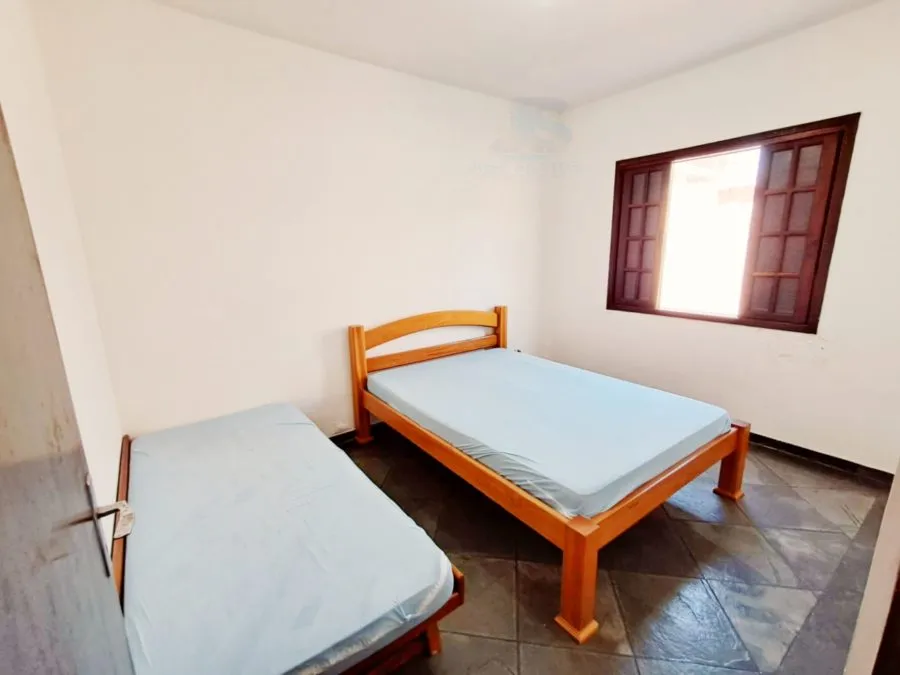 Imagem Á VENDA CASA DE CONDOMÍNIO Á UM QUADRA DA PRAIA DE MAINTIGA