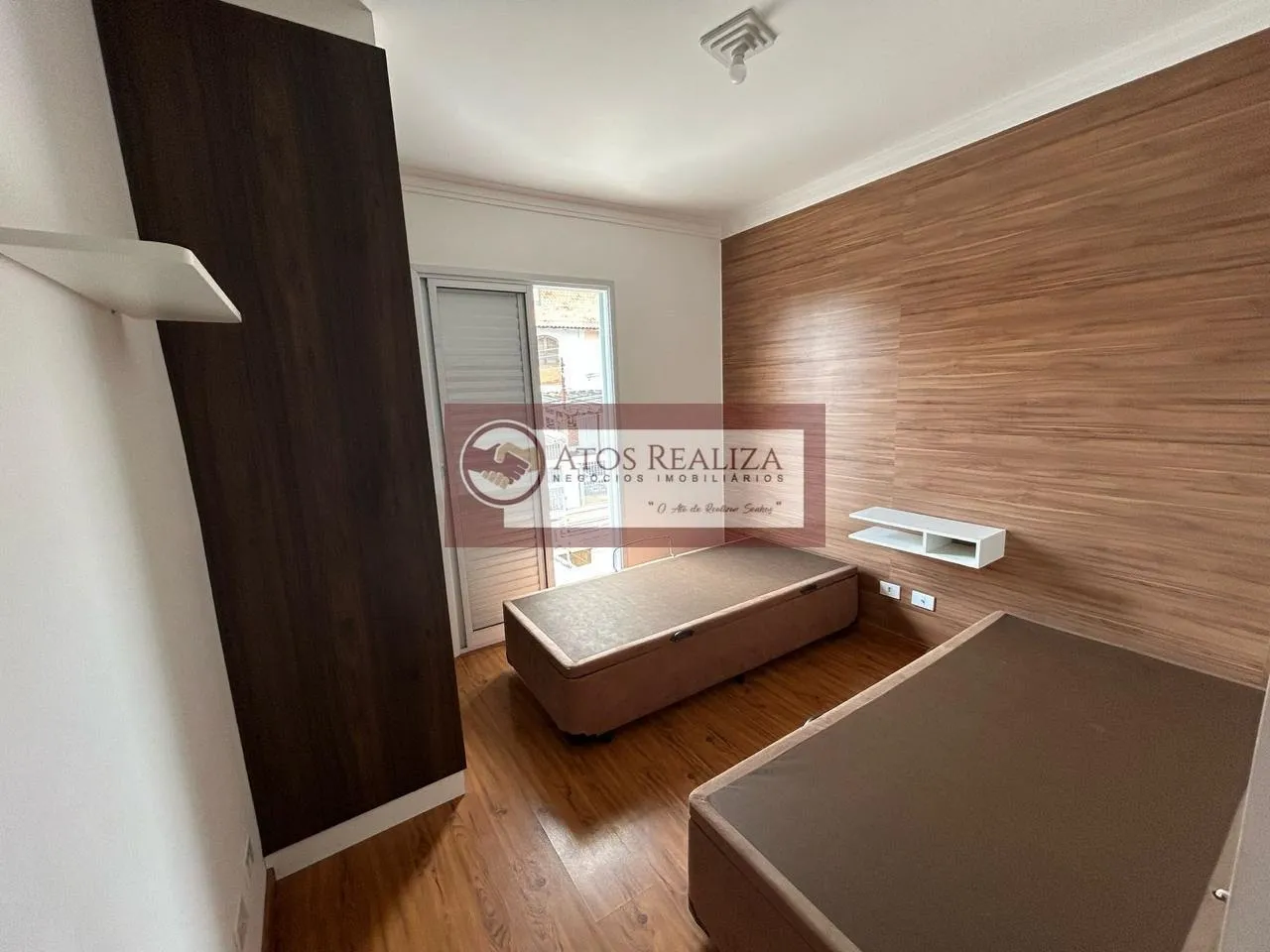 Imagem Sobrado à Venda no Jardim Ubirajara, Região de Interlagos SP, 2 Suítes, Lavabo, 2 vagas de Garagem, 70m²