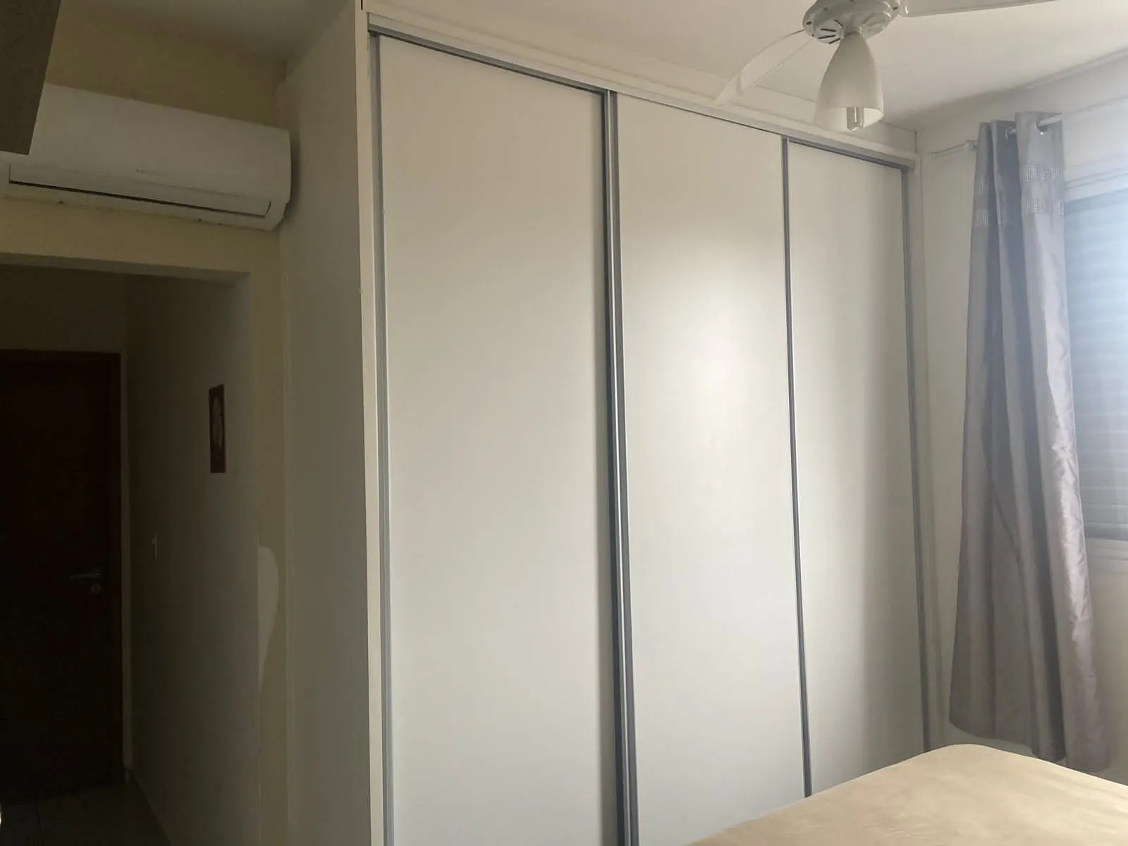 Imagem Residência Exclusiva no Marapé: Espaço, Elegância e Conforto em Cada Canto