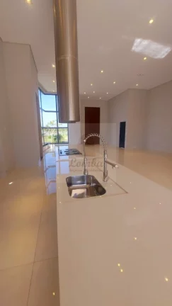 Imagem Casa de luxo em condomínio Jardim Itália, Cuiabá-MT: 4 quartos, 4 suítes, 1 sala, 5 banheiros, 6 vagas de garagem, 300m². Venha conferir!