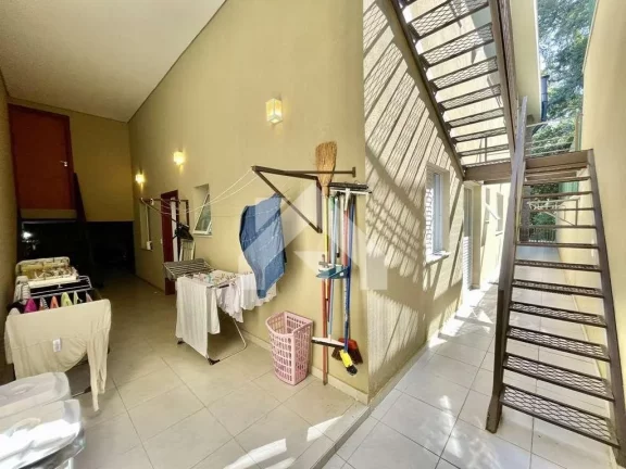 Imagem Casa de Condomínio em Chácara Moinho Velho - Carapicuíba
