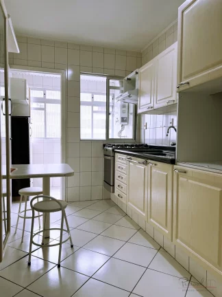 Imagem Apartamento com 3 quartos sendo 1 suite, 1 vg Centro Florianópolis a poucos passos do Hippo. Oportu...