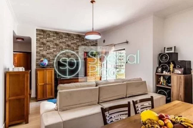 Imagem São 115m² de área privativa, dois dormitórios ( 1 suíte ) e 1 vaga na garagem. Living espaçoso...