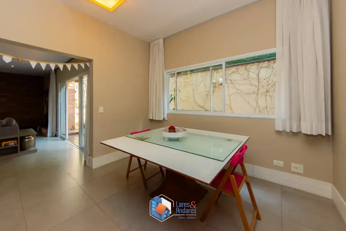 Imagem Casa no condomínio Solar dos Manacás para venda com 5 quartos, sendo 5 suítes, 428m²