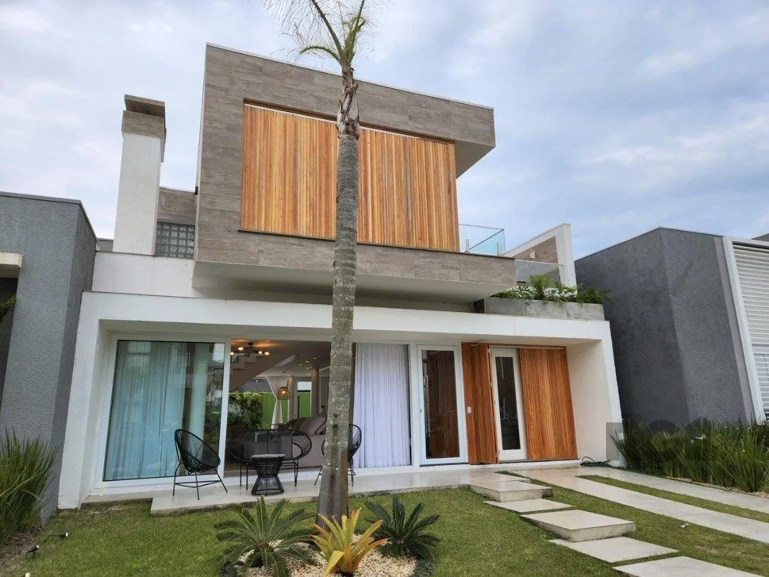 Casa de Condomínio em Atlântida Sul