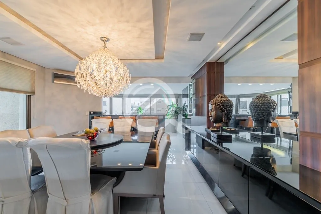 Imagem Apresentamos um sofisticado apartamento no bairro Petrópolis, com 266 m² de área privativa, ofere...
