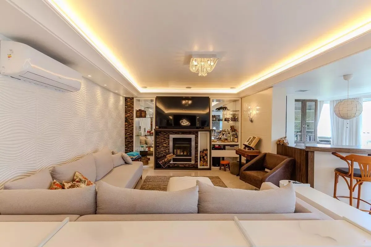 Imagem Apartamento com 3 dormitórios, 2 vagas e 231.61m² - Bairro Menino Deus