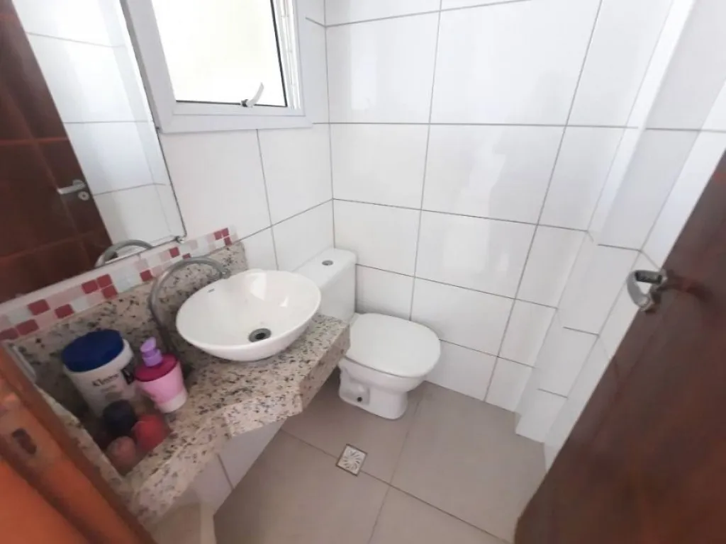 Imagem CASA COM 175,00 m² - GUILHERMINA - PRAIA GRANDE SP