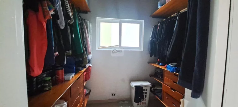 Imagem Casa para Venda em Teresópolis, Golfe, 3 dormitórios, 2 suítes, 4 banheiros, 2 vagas
