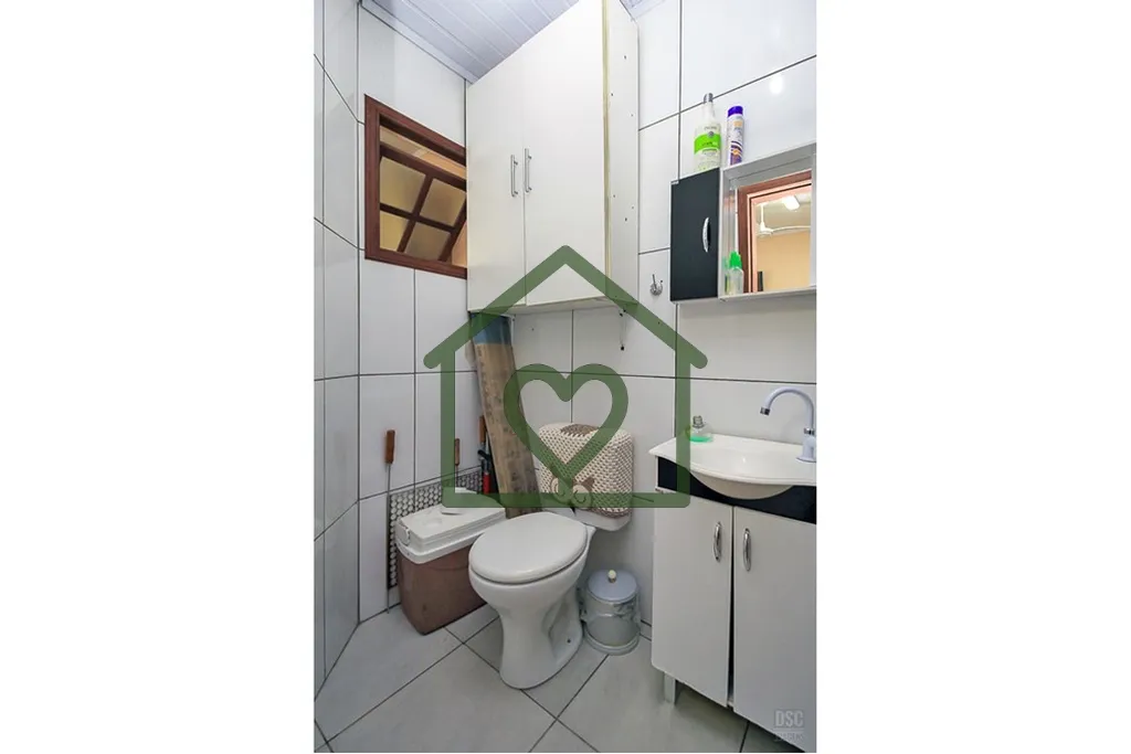 Imagem Excelente Oportunidade de sobrado com frente leste e fundos oeste, piso de porcelanato, escadas reve...