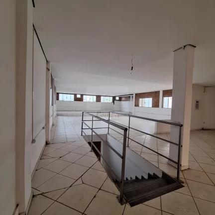 Imagem Prédio Comercial de Alto Padrão para Locação em Cuiabá-MT, Bairro Bosque da Saúde: 16 Salas, 17 Banheiros, 750m² de Área.