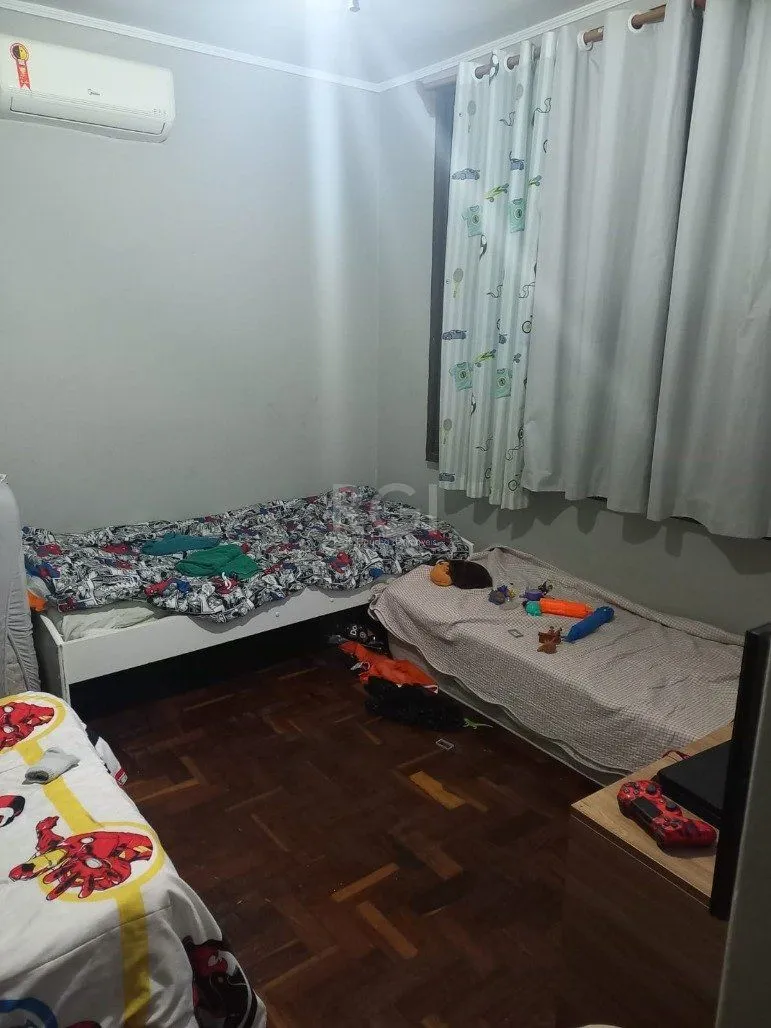 Imagem Casa para Venda - 256.44m², 4 dormitórios, sendo 1 suites, 4 vagas - Cavalhada