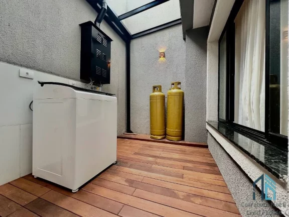 Imagem Sobrado triplex, 03 quartos c/suíte, terraço com área gourmet e banheiro no Xaxim em Curitiba PR