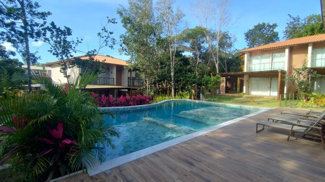 Imagem Oportunidade: Casa em Condomínio com Piscina na Praia do Forte - Venda!