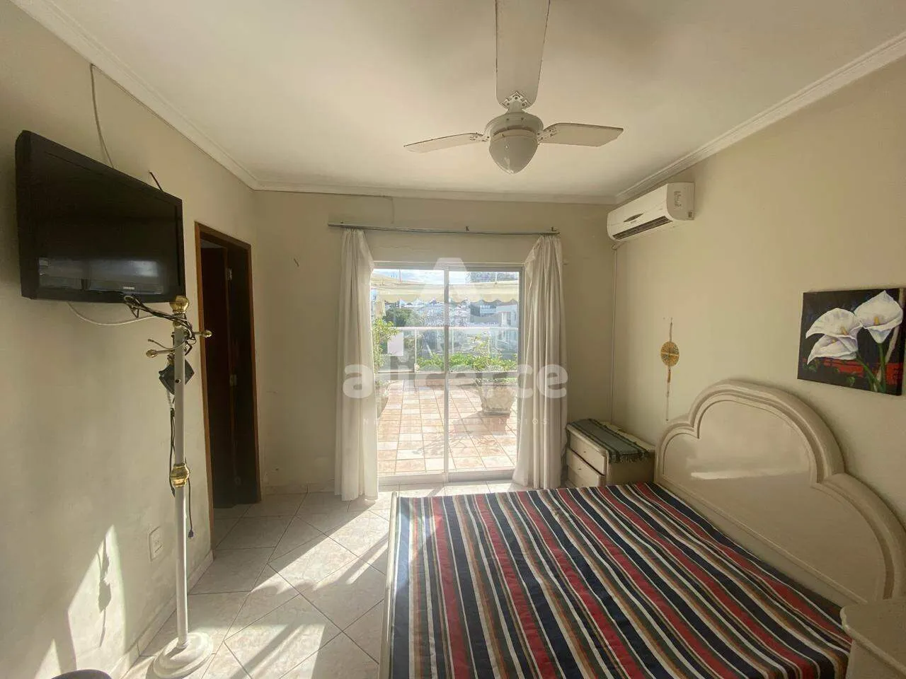 Imagem Cobertura à venda com 3 quartos 1 suíte, 232m² em Coqueiros Florianópolis
