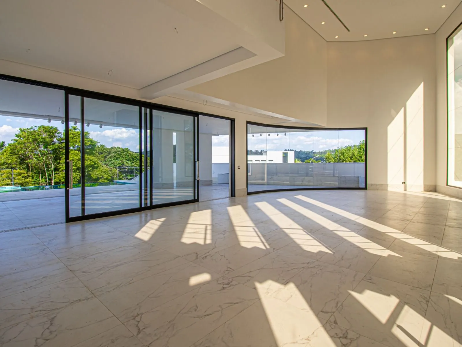 Imagem Casa Sobrado de 606,24m² Localizada no Alphaville Genesis 1 - Santana de Parnaíba - SP!
