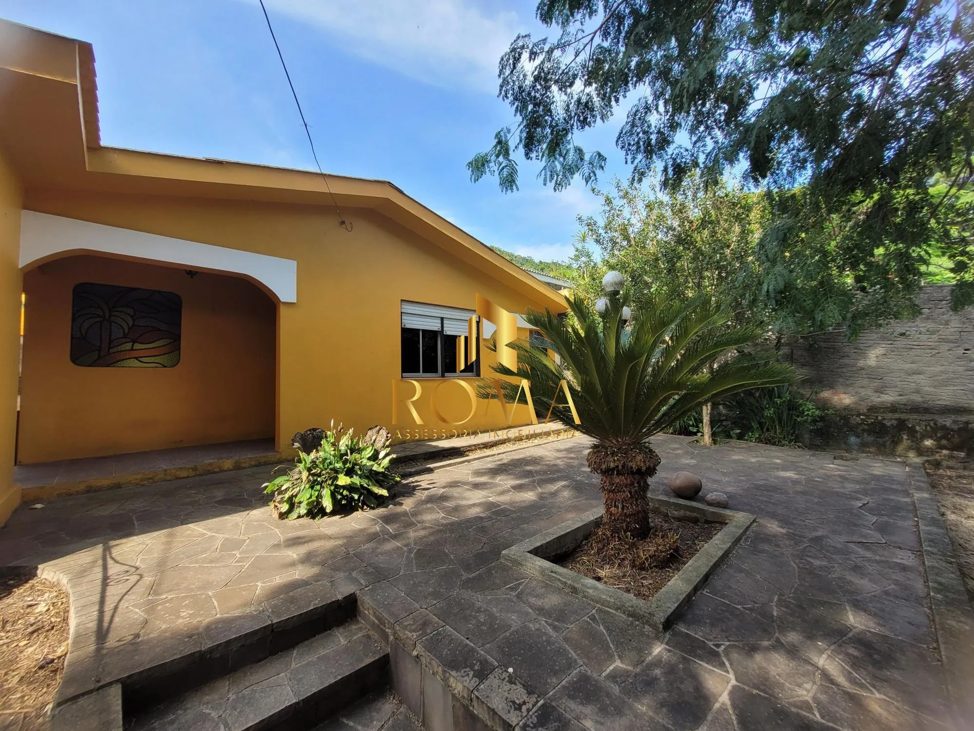 Imagem Excelente terreno localizado no Bairro Perpétuo Socorro, com 03 casas construída