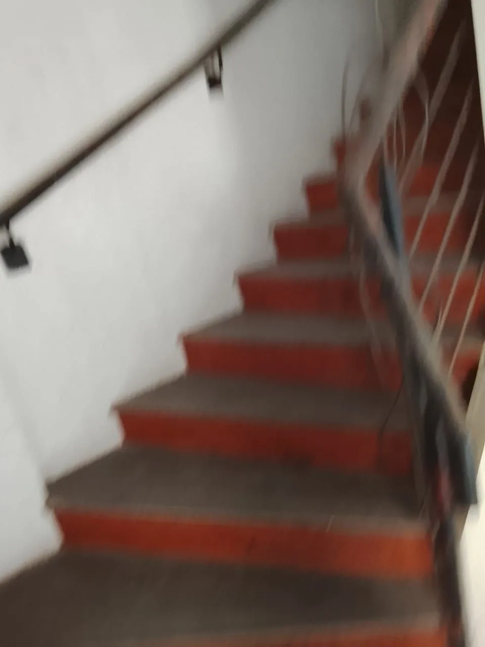 Imagem Prédio na Duque de Caxias, desocupado espaço amplo. Preço atrativo.