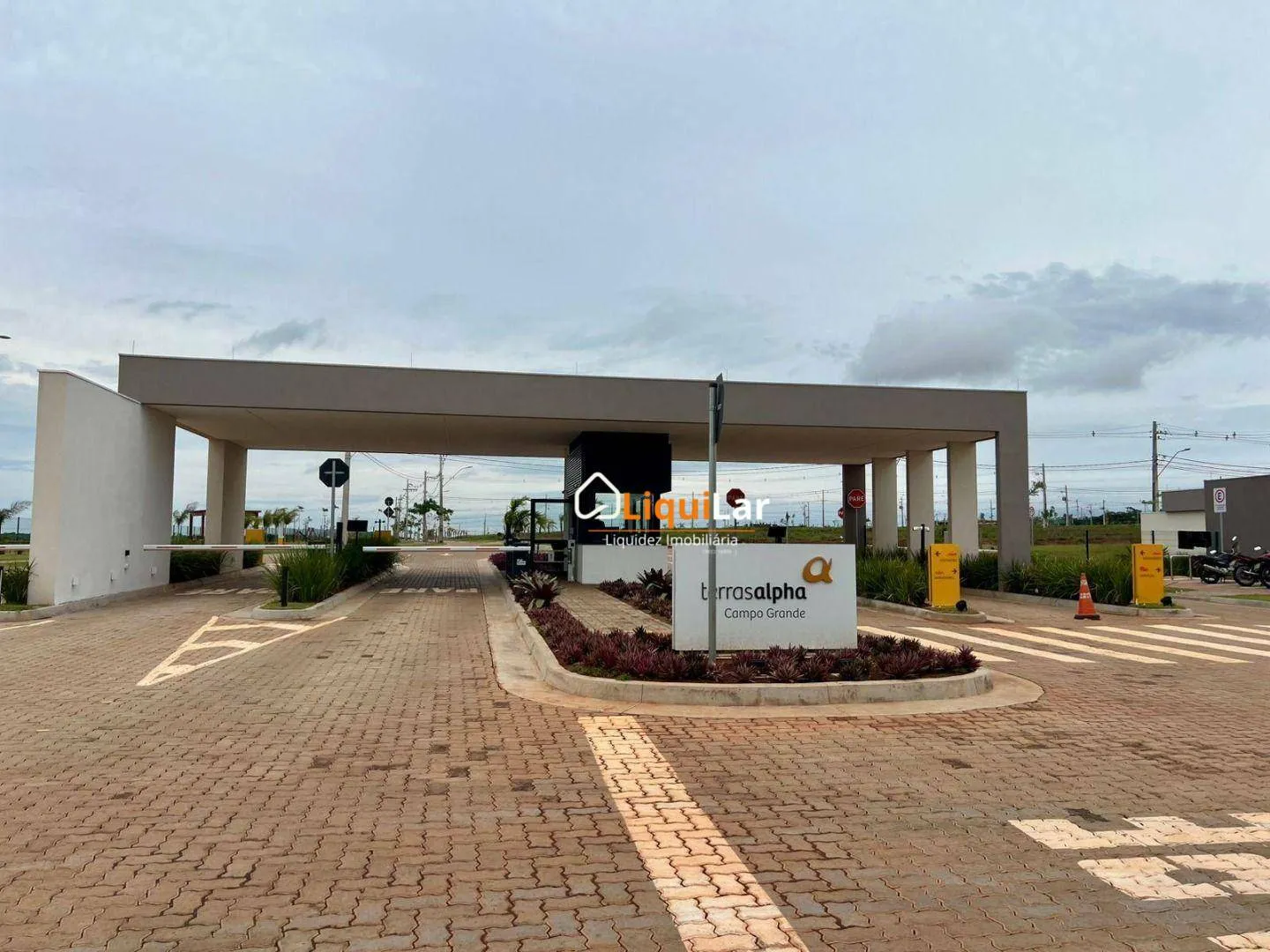 Foto do imóvel Terreno à Venda no Terras Alpha com 317 m², Excelente Topografia e Menor Valor do Condomínio