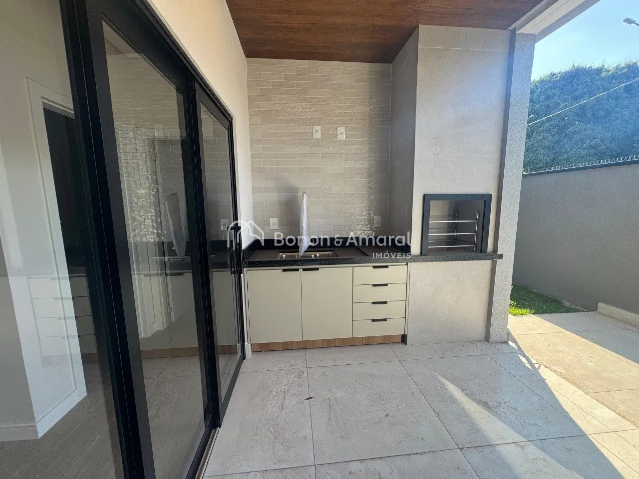 Imagem Casa térrea com 03 suítes à venda no Condominio Jardim dos Lírios - Paulinia/SP