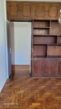 Imagem Apartamento amplo e bem localizado com quatro quartos a venda na Barra