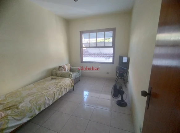 Imagem Apartamento com 3 dormitórios, 1 suíte, dependência completa e 2 vagas no bairro Ponta da Praia em Santos por R$680.000,00