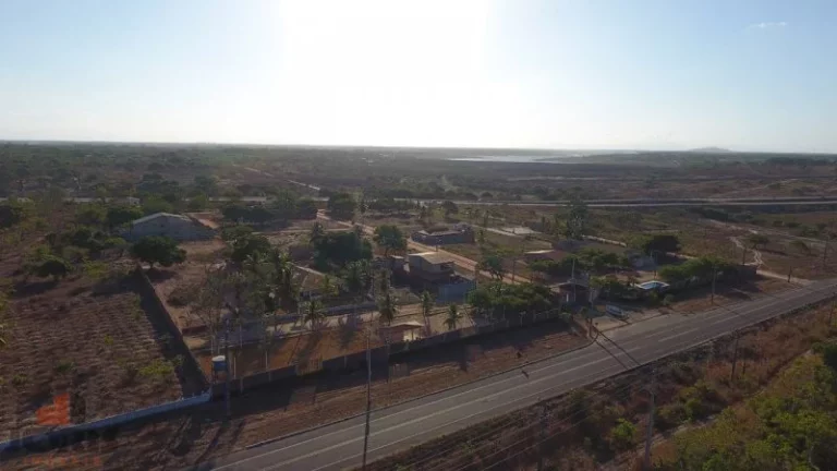 Imagem Terreno em Condomínio a Venda no bairro Centro - Cascavel, CE