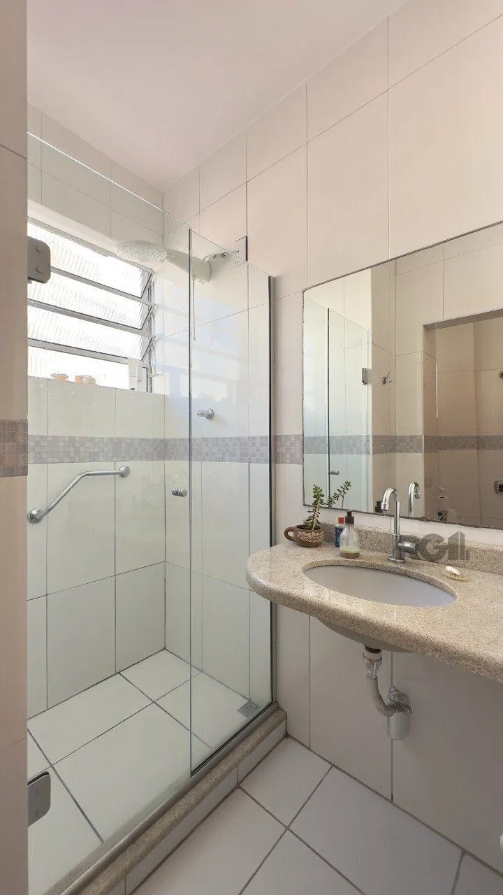 Imagem APARTAMENTO 3 DORMITÓRIOS, DE FRENTE E REFORMADO, NO CENTRO HISTÓRICO