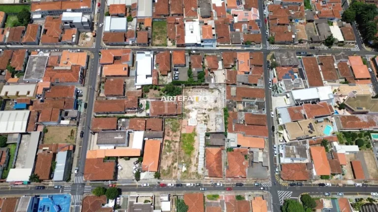Imagem Terreno à venda, 1.613 m2 no Centro de Franca