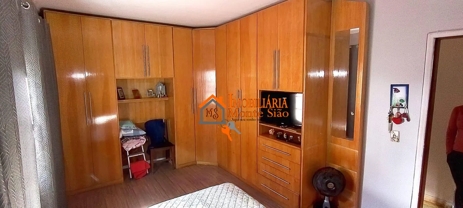 Imagem Sobrado com 4 dormitórios à venda, 350 m² por R$ 950.000,00 - Vila Augusta - Guarulhos/SP
