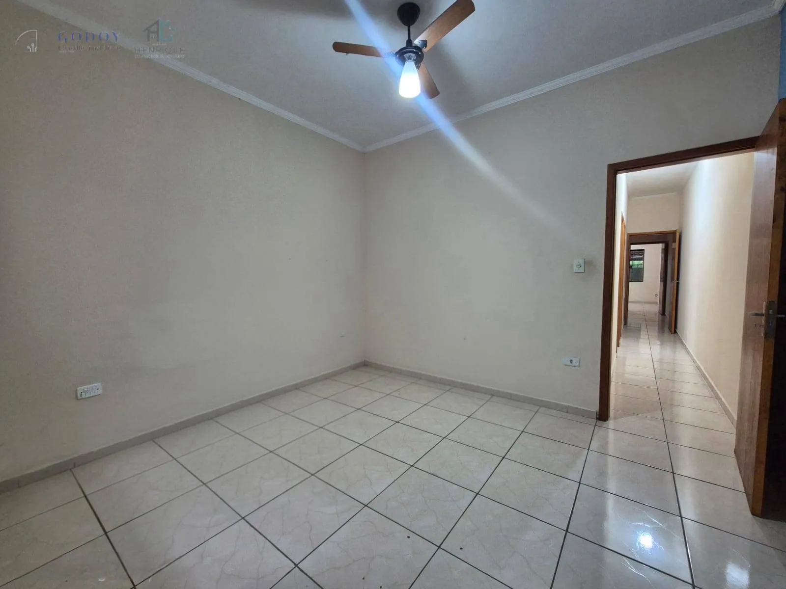 Imagem Excelente Casa no Mombaça com Suíte