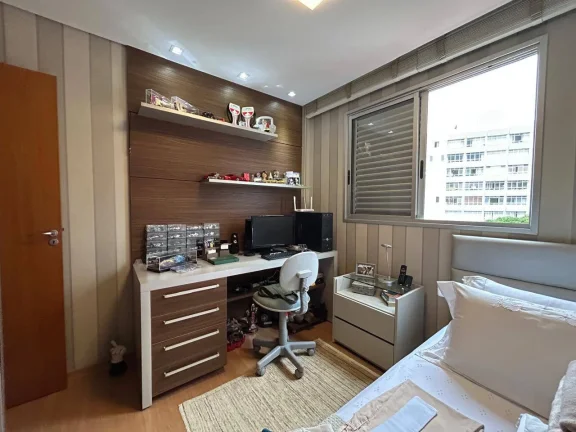 Imagem Apartamento à venda com 200m², 4 quartos e 3 vagas.
