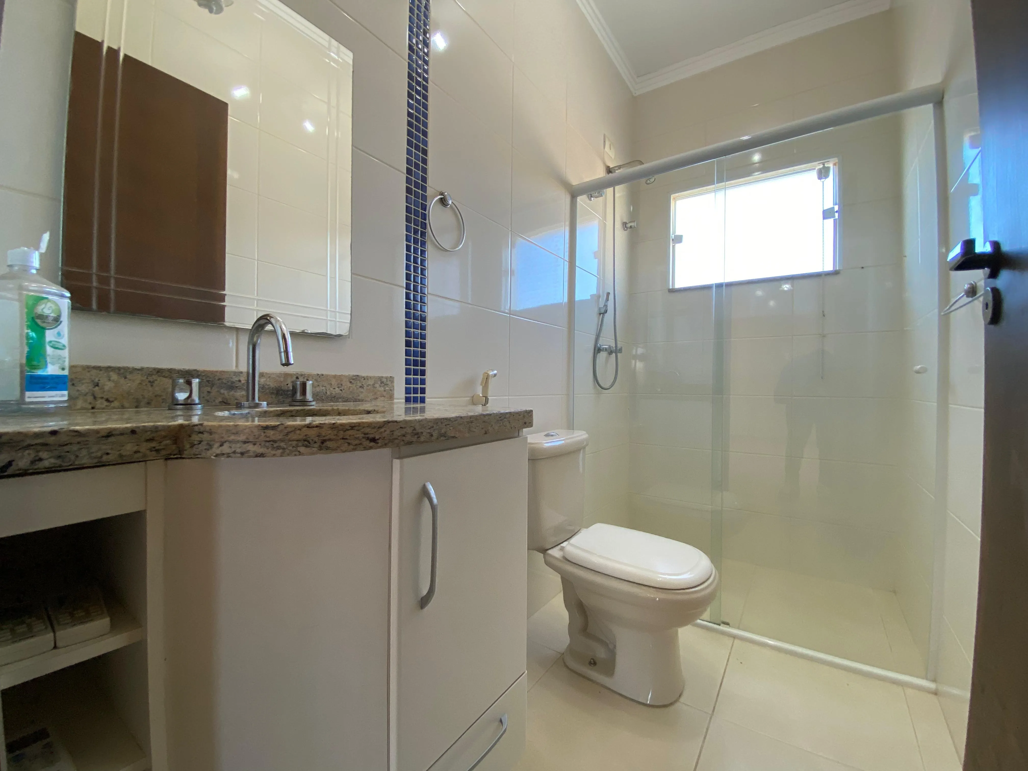 Imagem Excelente Oportunidade, Casa de 347M² de 3 Dormitórios sendo 1 Suíte Master à 10min. do Parque Campolim