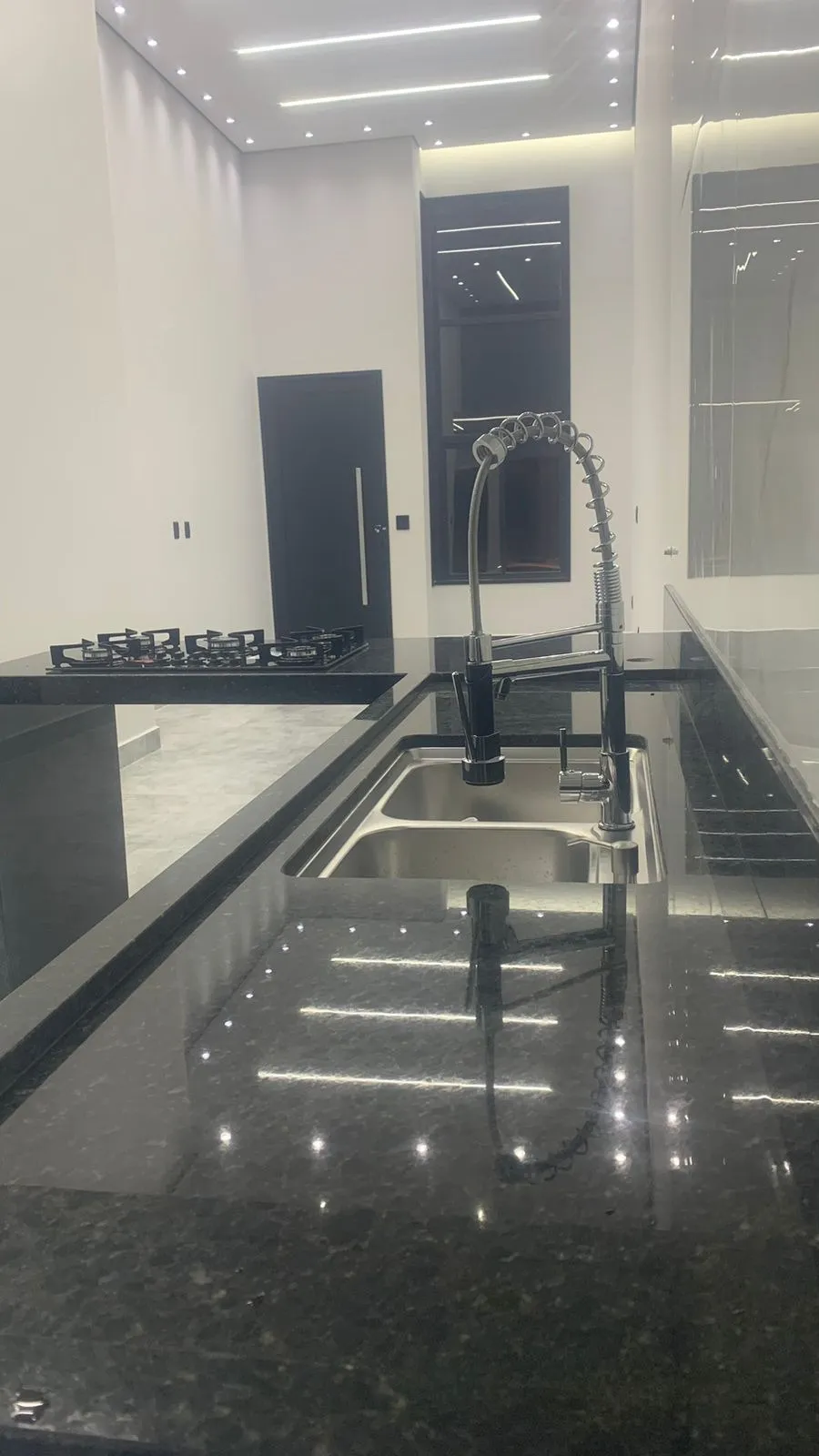 Imagem Casa Moderna e Confortável no Condomínio Horto Florestal Villagio - Sorocaba