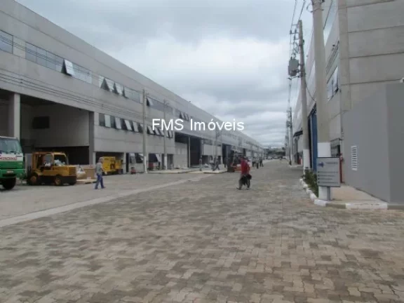 Imagem Galpão Industrial para Locação em Diadema-SP, Bairro Piraporinha, 2 Banheiros, 8 Vagas, 1.025m² de Área