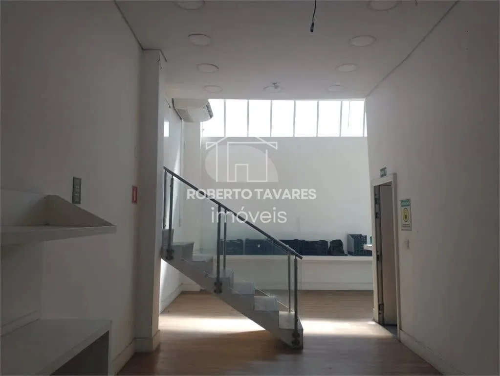 Imagem Galpão comercial para locação Butantã - com 1.268m² de área útil - 10 Salas, 10 vagas de garagens.