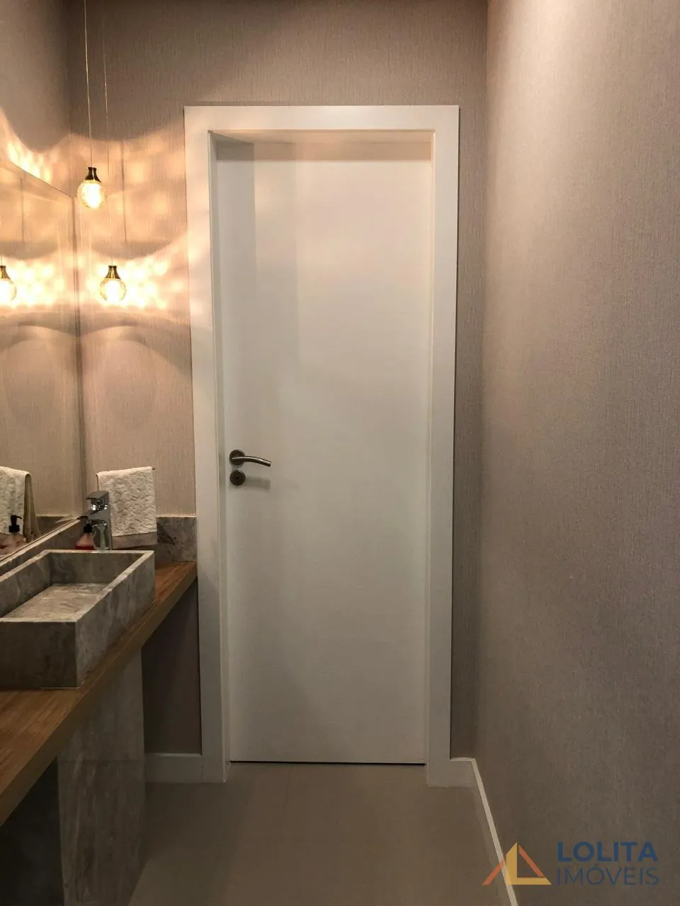 Imagem APARTAMENTO PARA ALUGAR MOBILIADO COM 3 QUARTOS E 2 VAGAS DE GARAGEM NOS INGLES DO RIO VERMELHOR - FLORIANÓPOLIS/SC