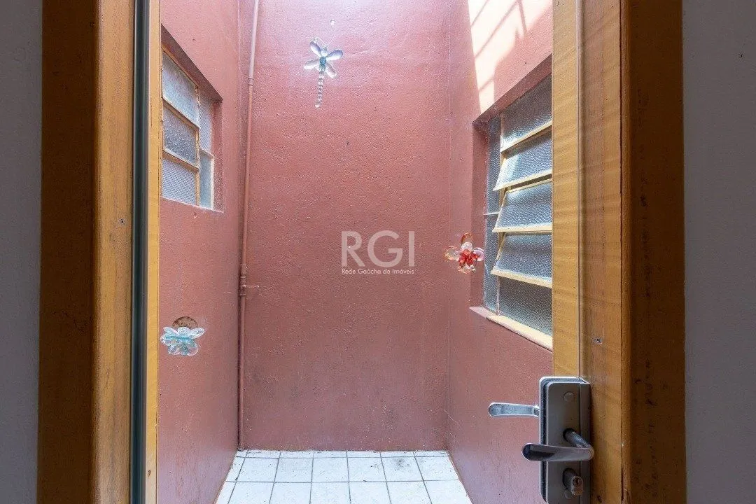 Imagem Casa para Venda - 50m², 2 dormitórios, 1 vaga - Cavalhada