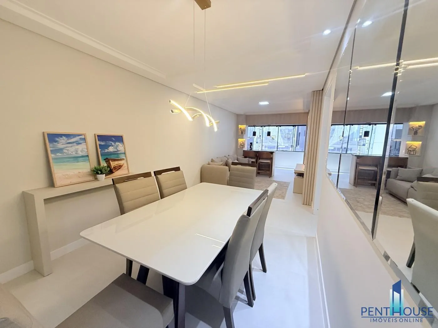 Imagem Apartamento Quadra Mar para Venda em Balneário Camboriú, CENTRO, 2 dormitórios, 1 suíte, 2 banheiros, 1 vaga