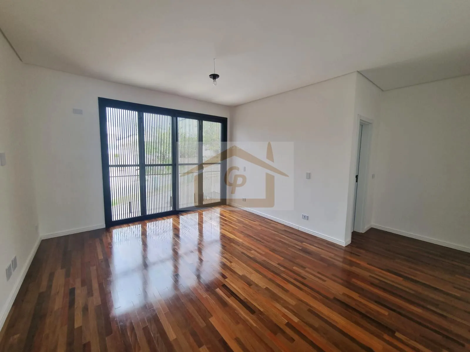 Imagem Casa inteligente, 5 suítes, 3 vagas cobertas, Bosque privativo -Arquitetura Contemporânea