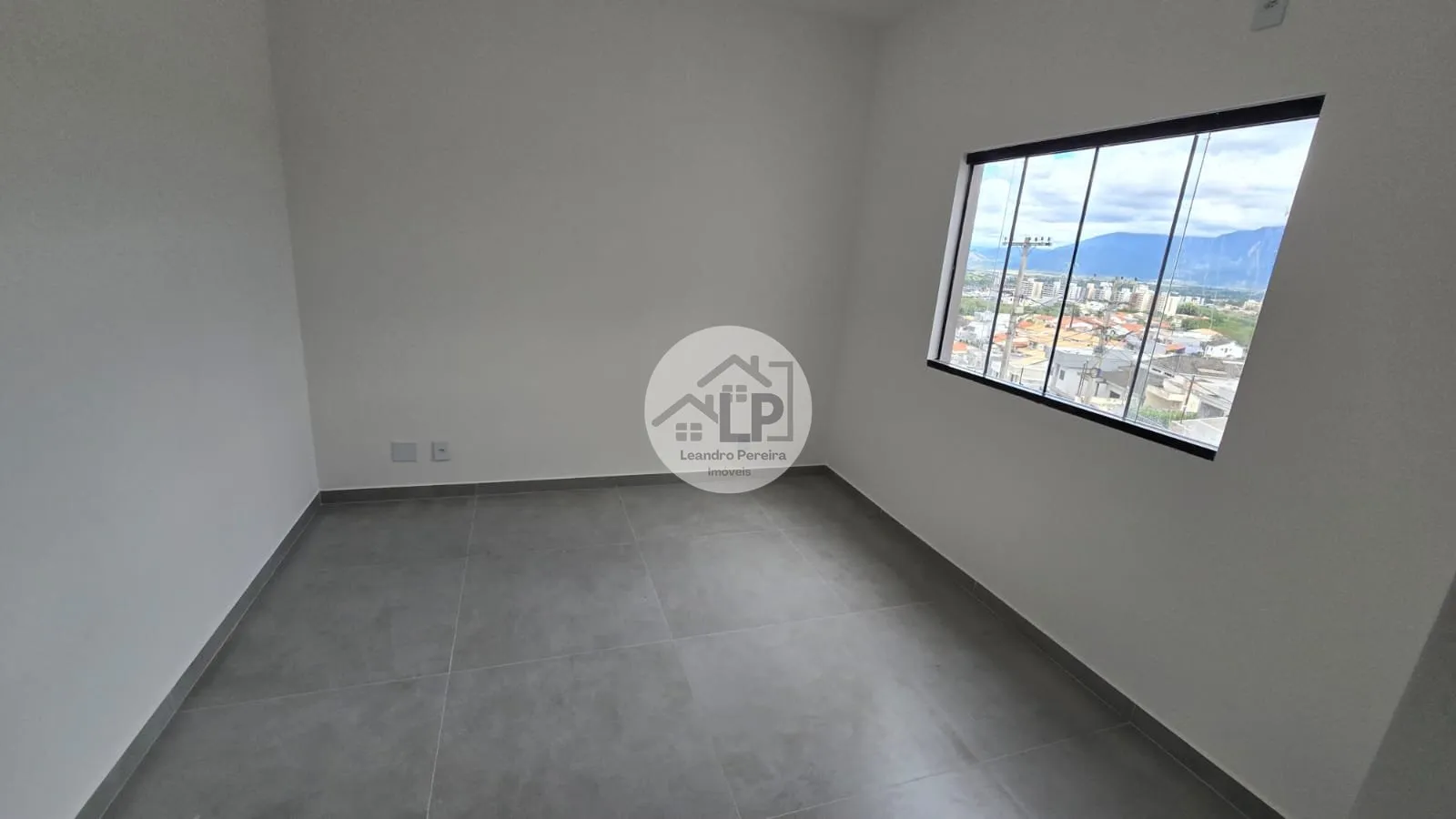 Imagem Casa 180m² - 3 Qts (2 Suítes c/ Closet) - Ipiranga II (Melhor Bairro de Resende)